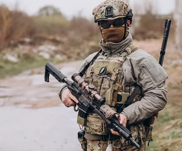 rmy-soldiers-fighting-with-guns-and-
